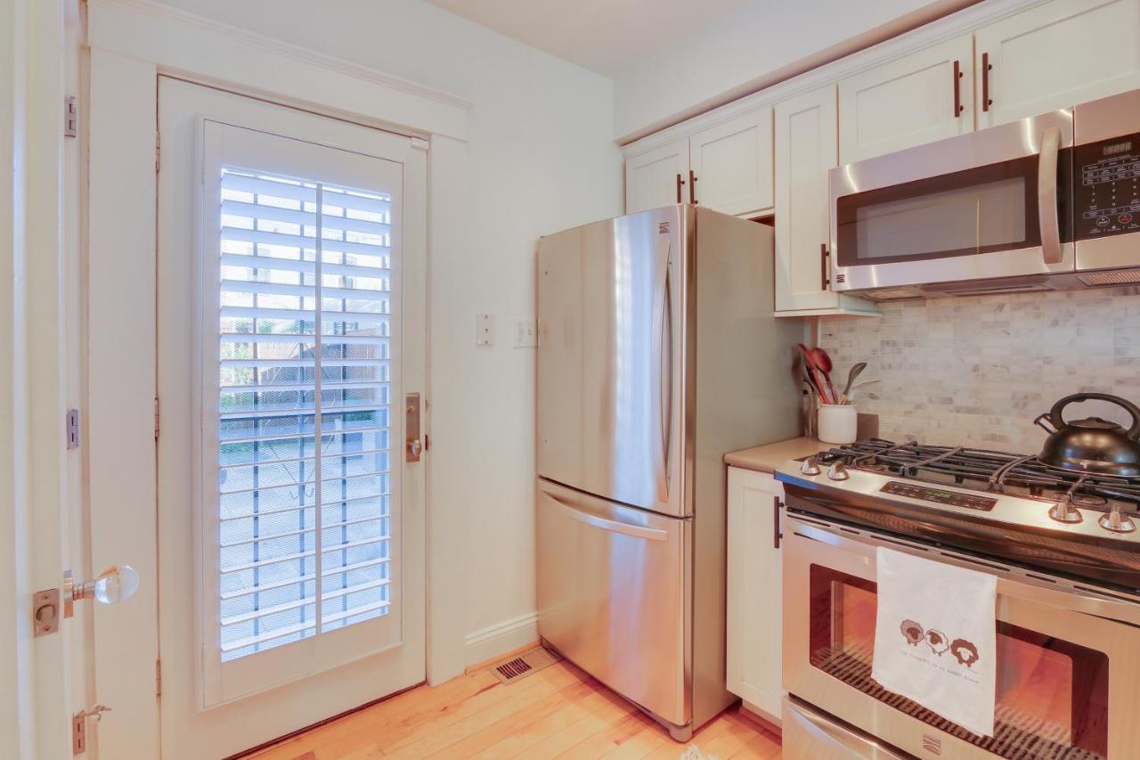 Stunning Dc Townhome With Private Outdoor Space! Сasa de vacaciones Washington